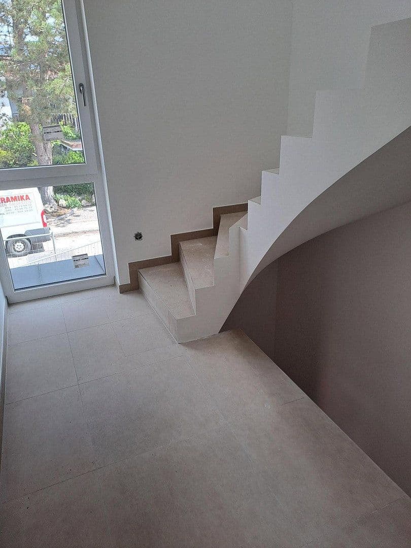 Prenájom bytu 2-izbový 60 m², München, Bavorsko Prenájom bytu 2-izbový 60 m², München, Bavorsko