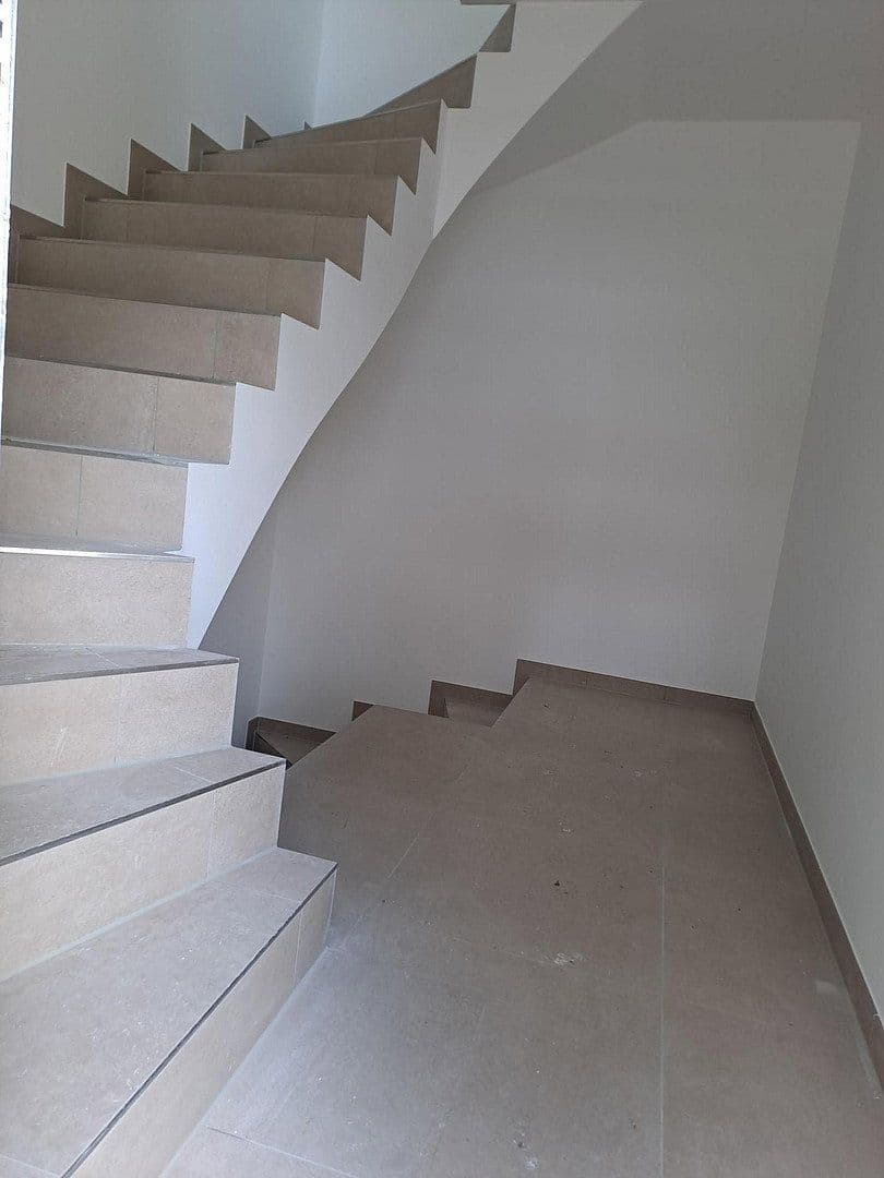 Prenájom bytu 2-izbový 60 m², München, Bavorsko Prenájom bytu 2-izbový 60 m², München, Bavorsko