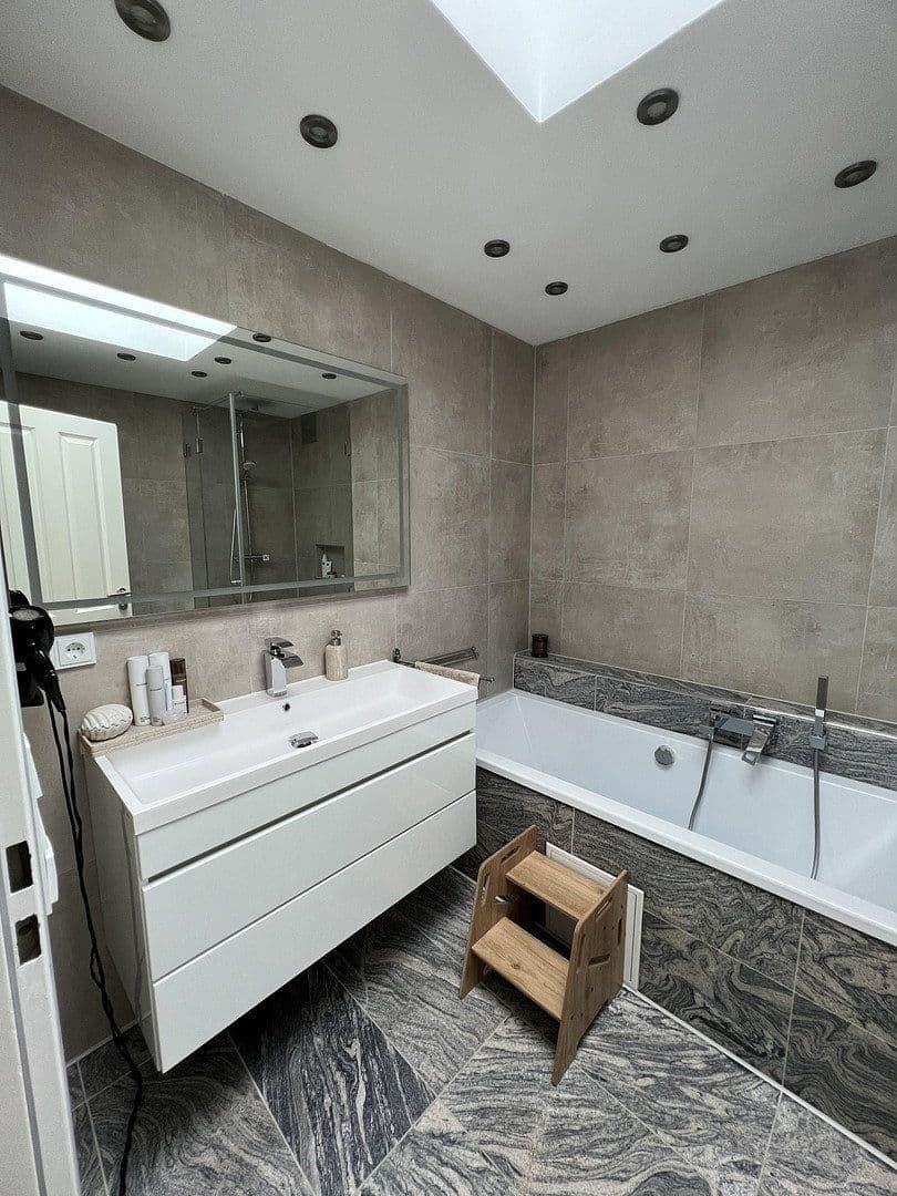 Predaj domu 130 m², pozemek 510 m², Puchheim, Bavorsko Predaj domu 130 m², pozemek 510 m², Puchheim, Bavorsko