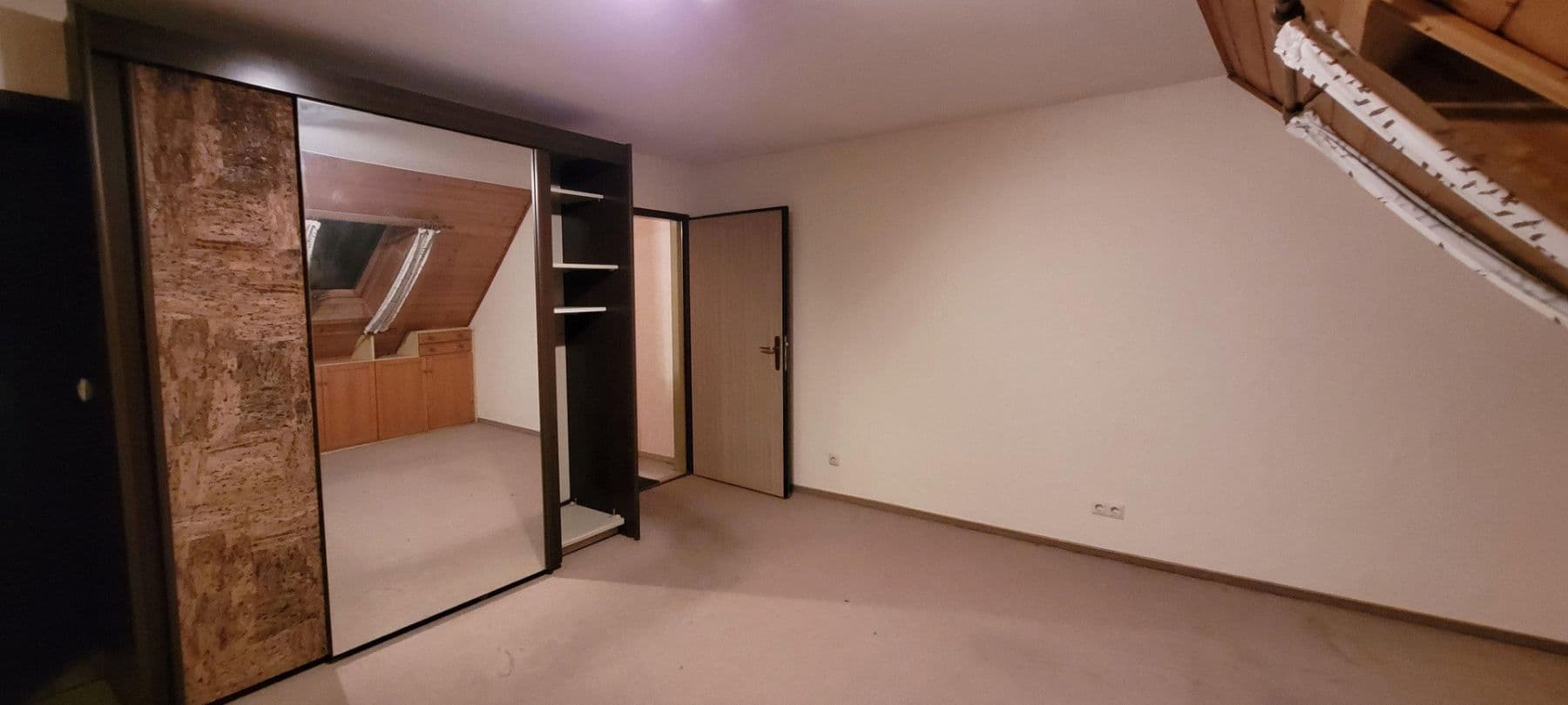 Predaj domu 230 m², pozemek 140 m², Eibelstadt, Bavorsko Predaj domu 230 m², pozemek 140 m², Eibelstadt, Bavorsko