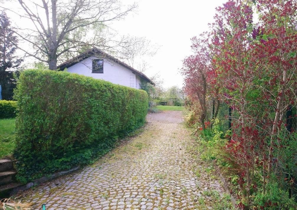 Predaj domu 120 m², pozemek 2.000 m², Zeulenroda-Triebes, Durínsko Predaj domu 120 m², pozemek 2.000 m², Zeulenroda-Triebes, Durínsko