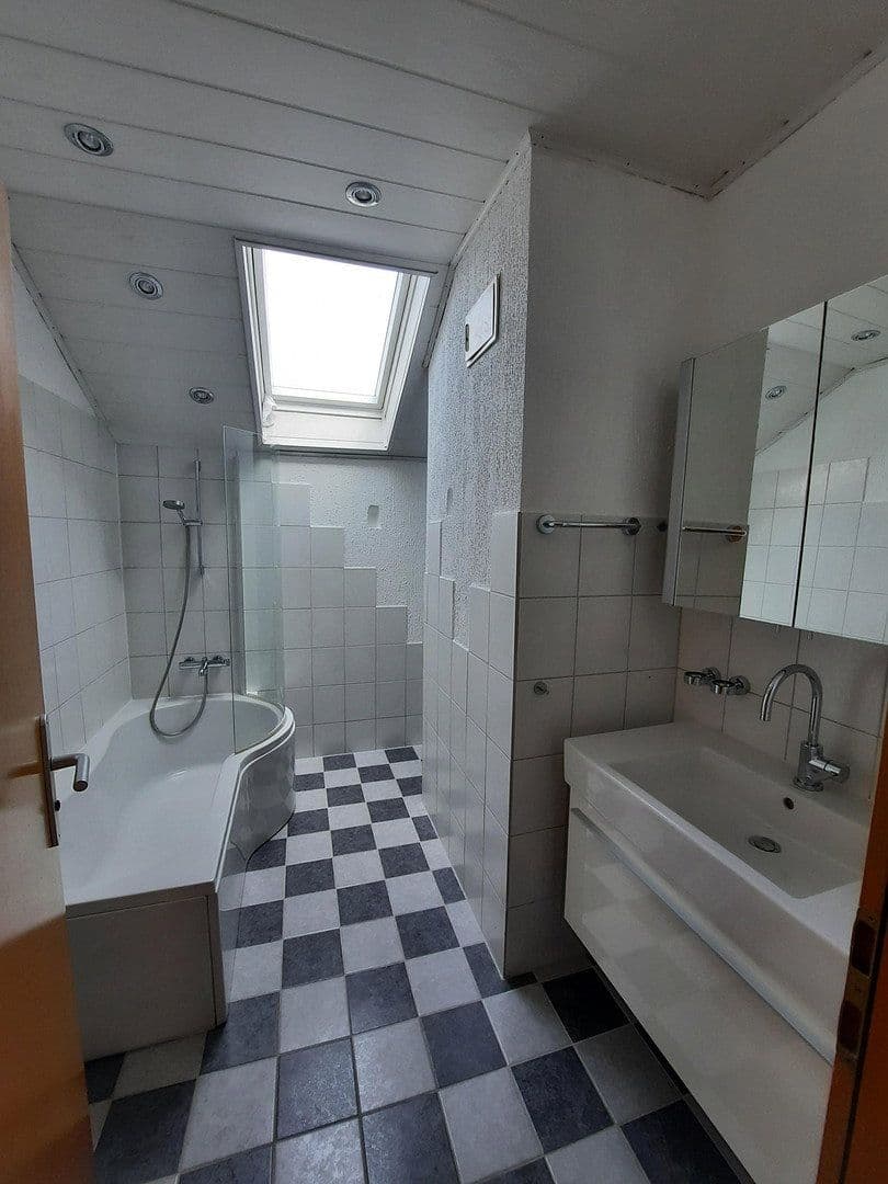 Predaj bytu 3-izbový 84 m², Finkensteiner Str. 4, Traunreut, Bavorsko Predaj bytu 3-izbový 84 m², Finkensteiner Str. 4, Traunreut, Bavorsko
