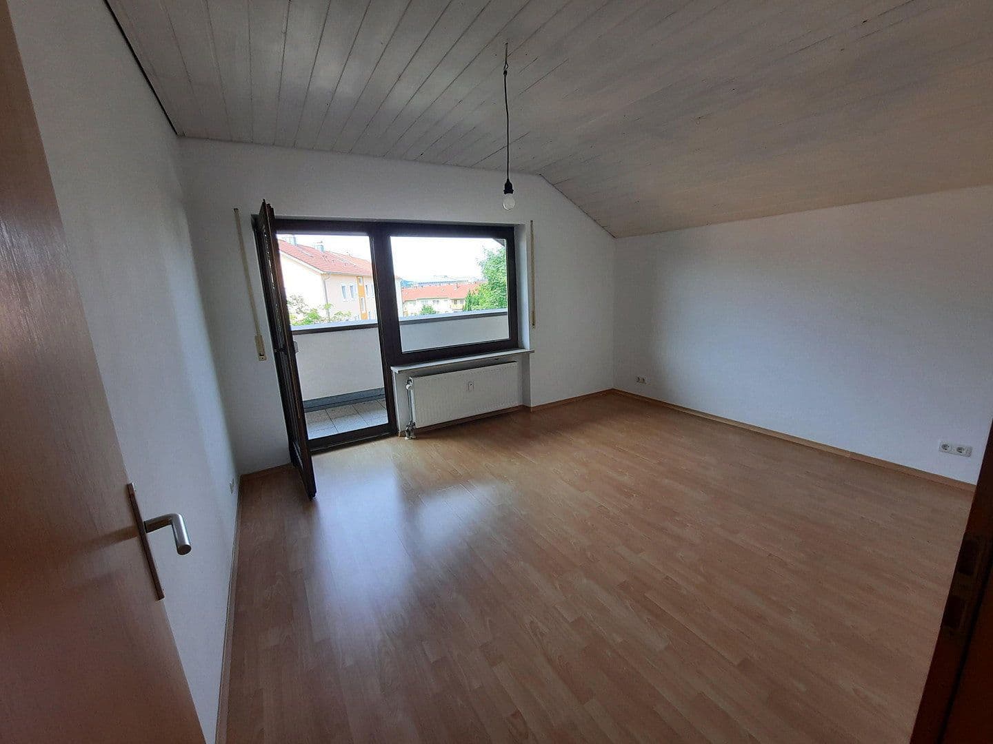 Predaj bytu 3-izbový 84 m², Finkensteiner Str. 4, Traunreut, Bavorsko Predaj bytu 3-izbový 84 m², Finkensteiner Str. 4, Traunreut, Bavorsko