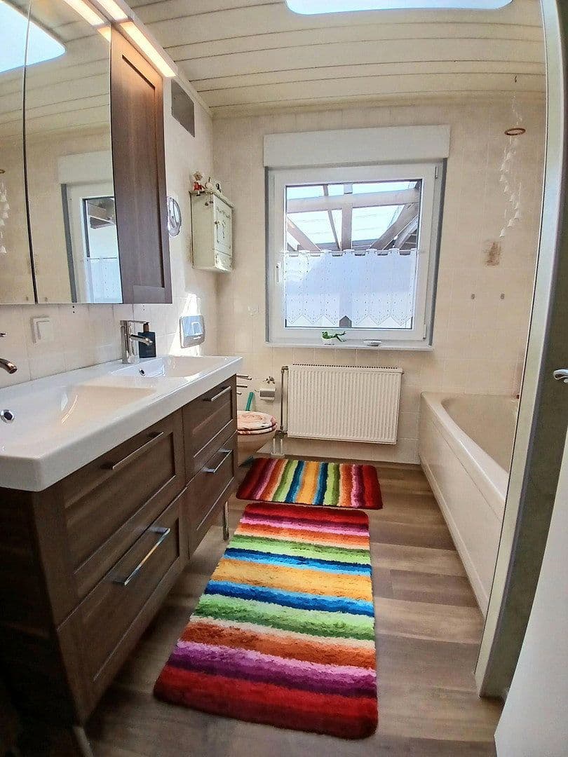 Predaj domu 180 m², pozemek 628 m², Gusenburg, Porýnie-Falcko Predaj domu 180 m², pozemek 628 m², Gusenburg, Porýnie-Falcko