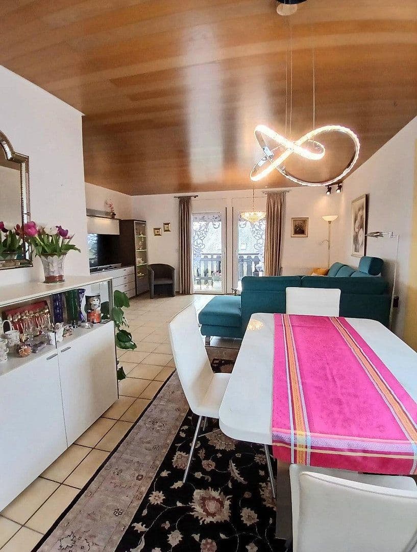 Predaj domu 180 m², pozemek 628 m², Gusenburg, Porýnie-Falcko Predaj domu 180 m², pozemek 628 m², Gusenburg, Porýnie-Falcko