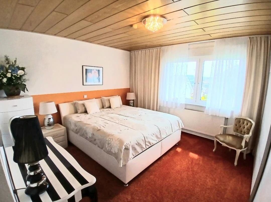 Predaj domu 180 m², pozemek 628 m², Gusenburg, Porýnie-Falcko Predaj domu 180 m², pozemek 628 m², Gusenburg, Porýnie-Falcko