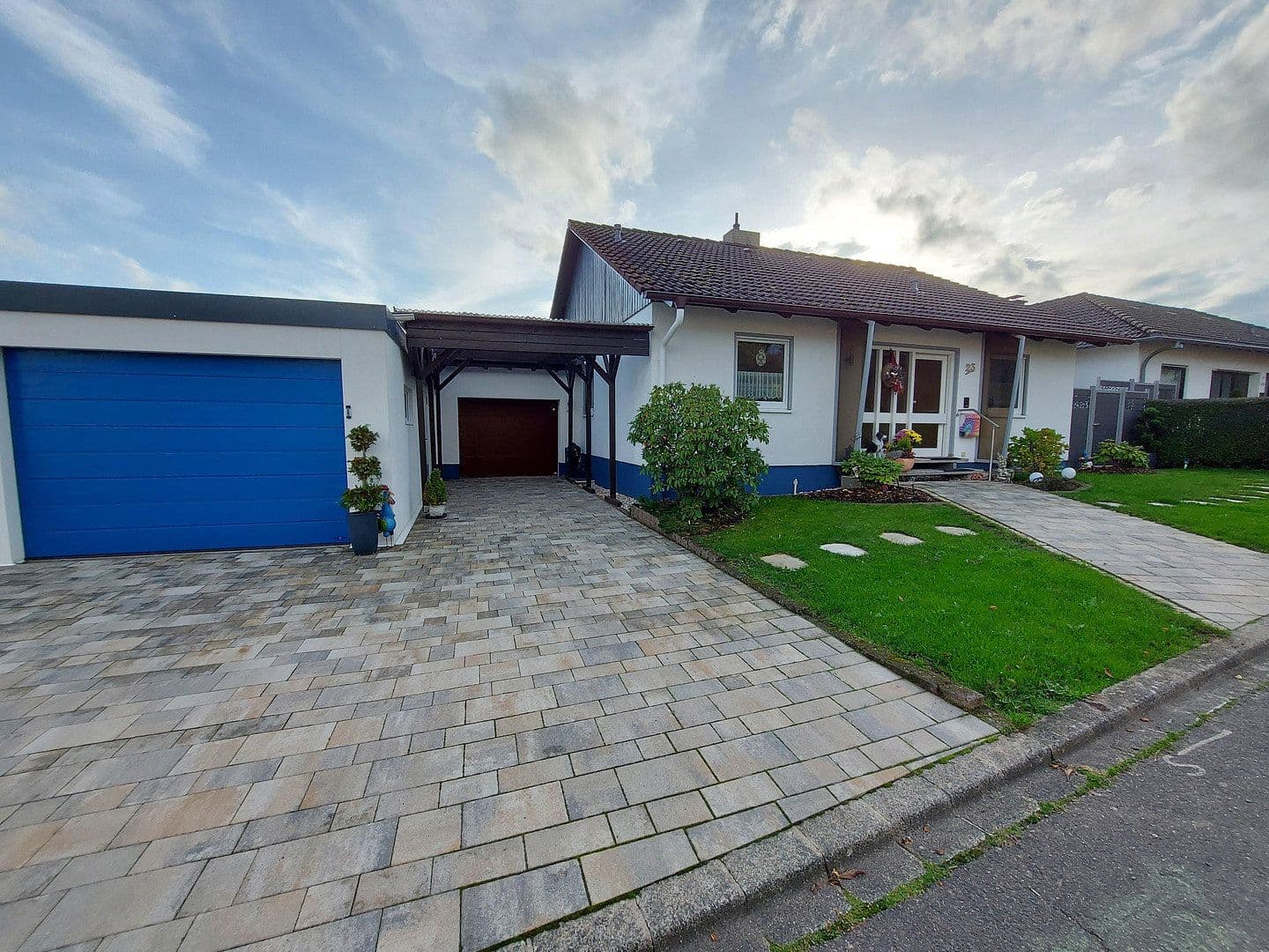 Predaj domu 180 m², pozemek 628 m², Gusenburg, Porýnie-Falcko Predaj domu 180 m², pozemek 628 m², Gusenburg, Porýnie-Falcko