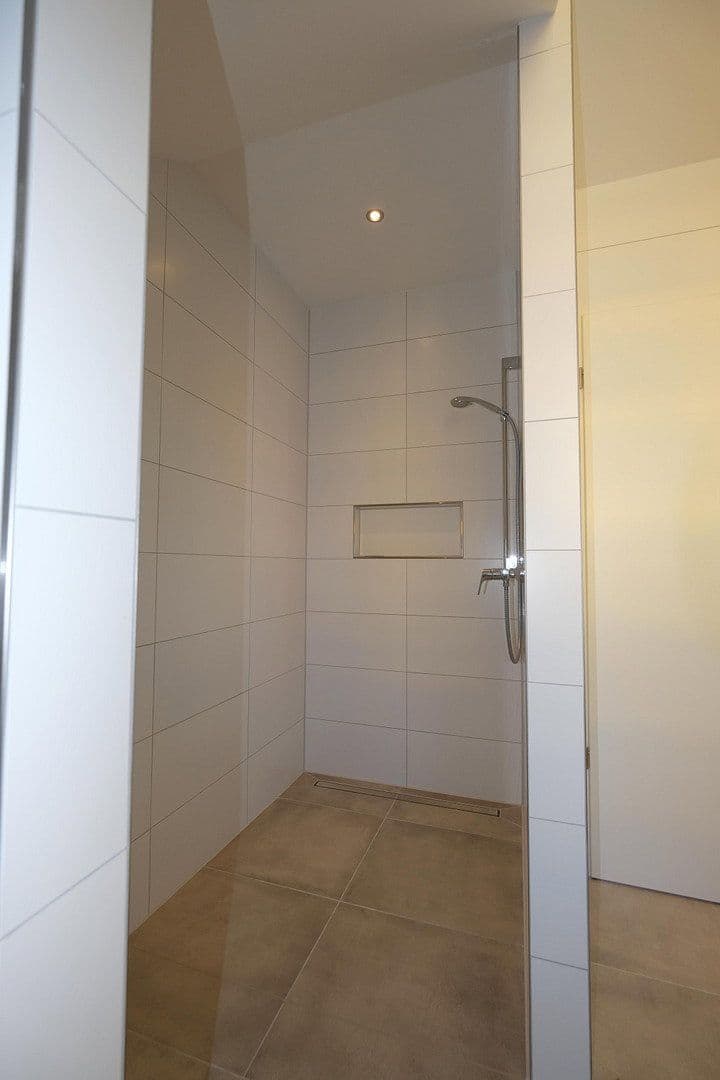 Prenájom bytu 2-izbový 65 m², Seilerstraße 7, Frankfurt am Main, Hesensko Prenájom bytu 2-izbový 65 m², Seilerstraße 7, Frankfurt am Main, Hesensko