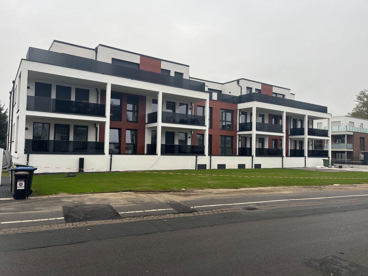 Prenájom bytu 3-izbový 85 m², Isernhagen, Dolné Sasko Prenájom bytu 3-izbový 85 m², Isernhagen, Dolné Sasko