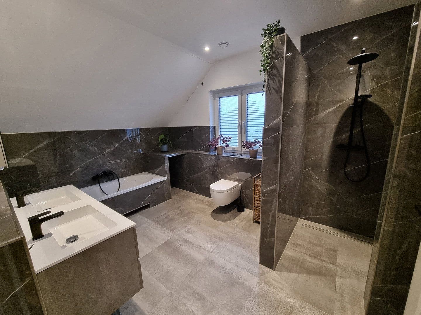 Predaj domu 162 m², pozemek 608 m², Tostedt, Dolné Sasko Predaj domu 162 m², pozemek 608 m², Tostedt, Dolné Sasko