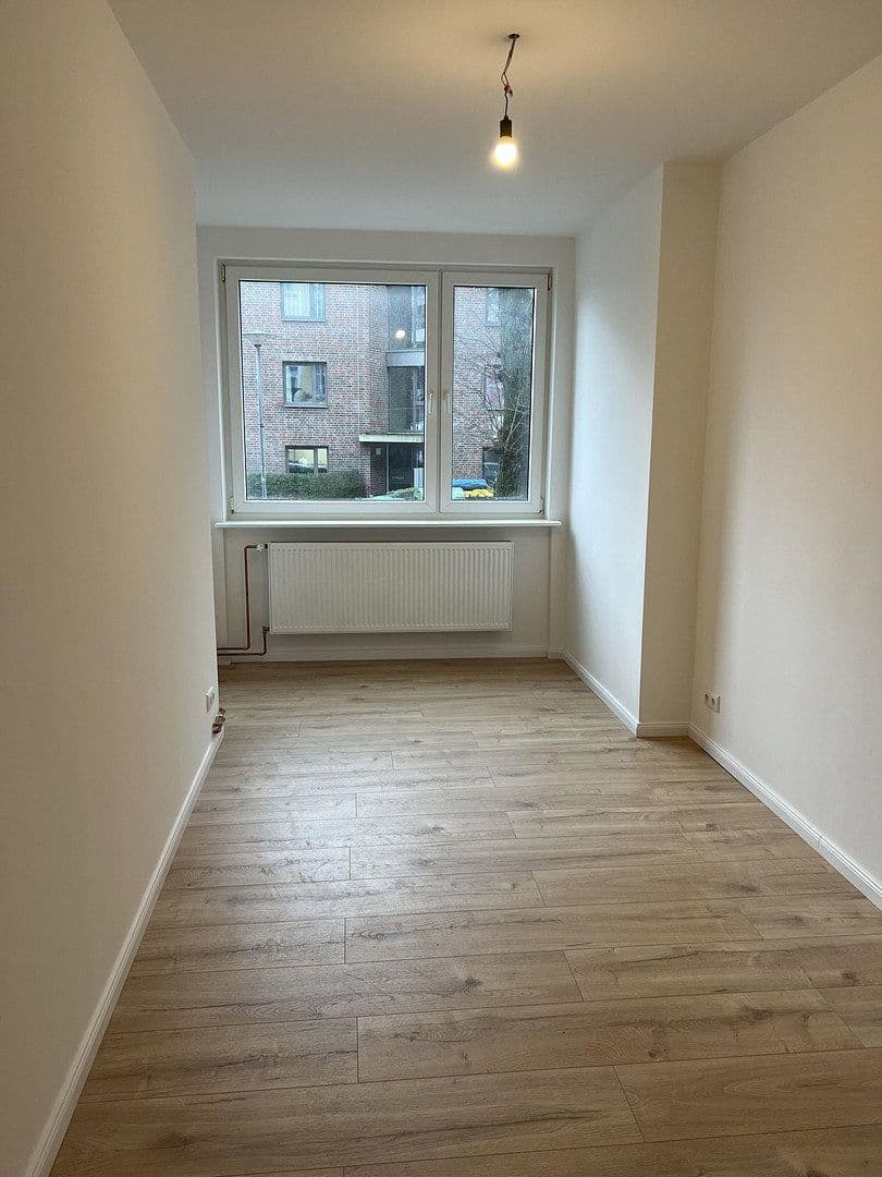 Prenájom bytu 4-izbový 72 m², Lübeck, Šlezvicko-Holštajnsko Prenájom bytu 4-izbový 72 m², Lübeck, Šlezvicko-Holštajnsko