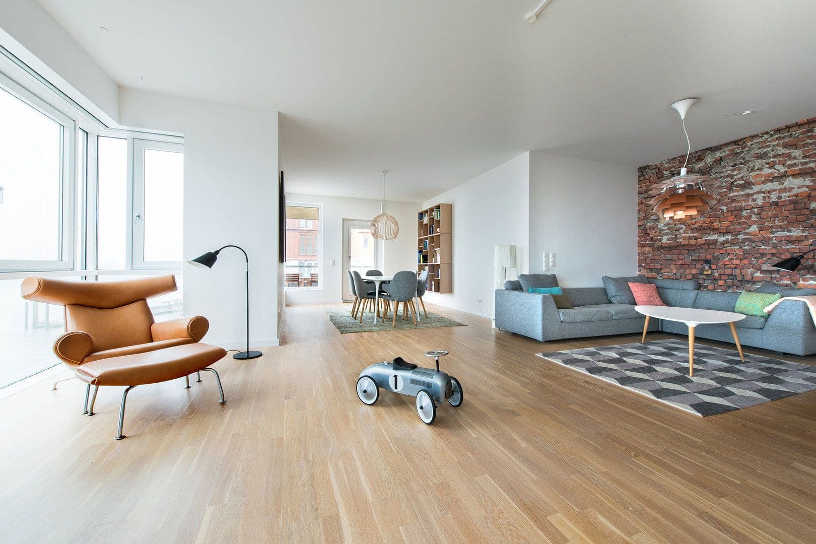 Prenájom bytu 4-izbový 155 m², Am Kaiserkai 35, Hamburg, Hamburg Prenájom bytu 4-izbový 155 m², Am Kaiserkai 35, Hamburg, Hamburg