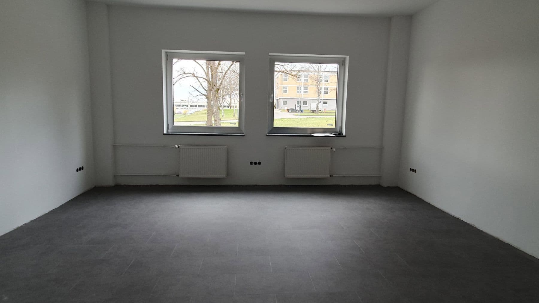 Prenájom kancelárie 2.000 m², Nagold, Bádensko-Wurttembersko Prenájom kancelárie 2.000 m², Nagold, Bádensko-Wurttembersko