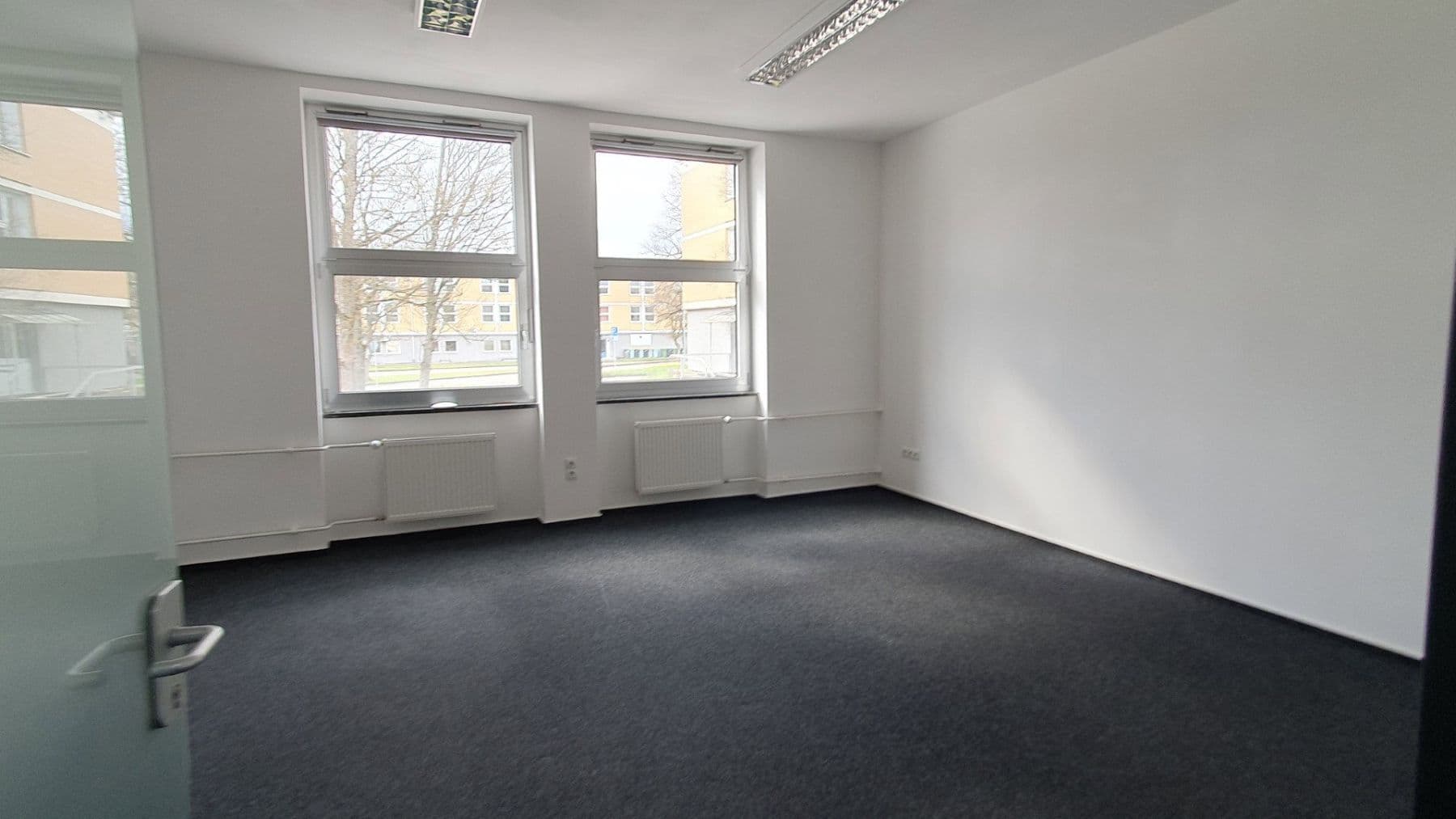 Prenájom kancelárie 2.000 m², Nagold, Bádensko-Wurttembersko Prenájom kancelárie 2.000 m², Nagold, Bádensko-Wurttembersko