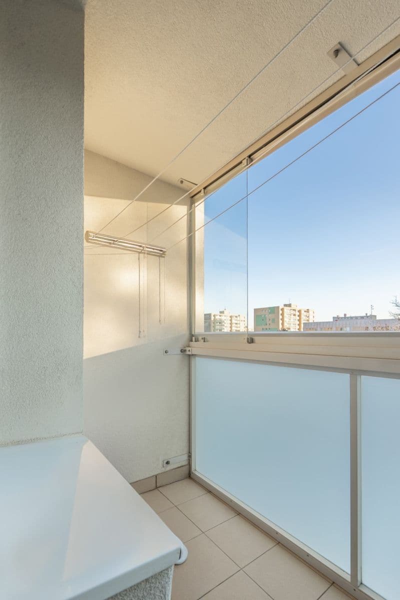 Prenájom bytu 3-izbový 70 m², V Jezírkách, Praha, Praha Prenájom bytu 3-izbový 70 m², V Jezírkách, Praha, Praha