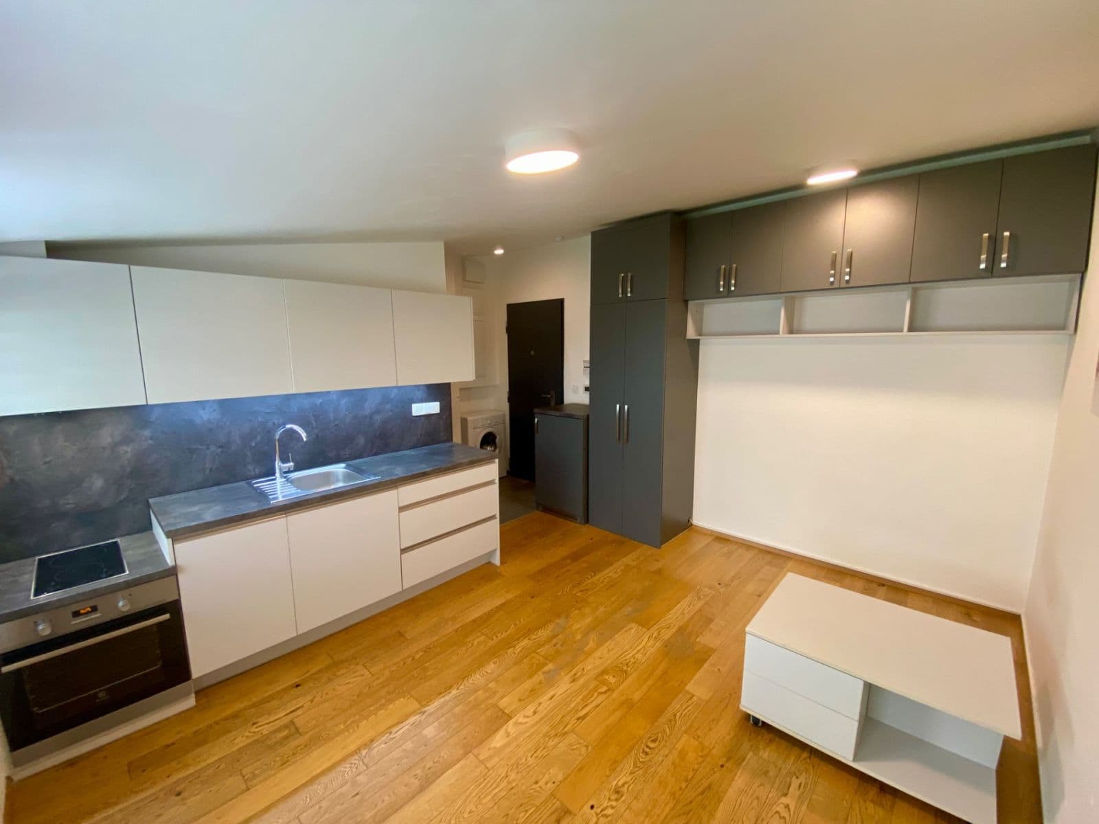 Prenájom bytu 1-izbový 19 m², Ondráčkova, Brno, Jihomoravský kraj Prenájom bytu 1-izbový 19 m², Ondráčkova, Brno, Jihomoravský kraj