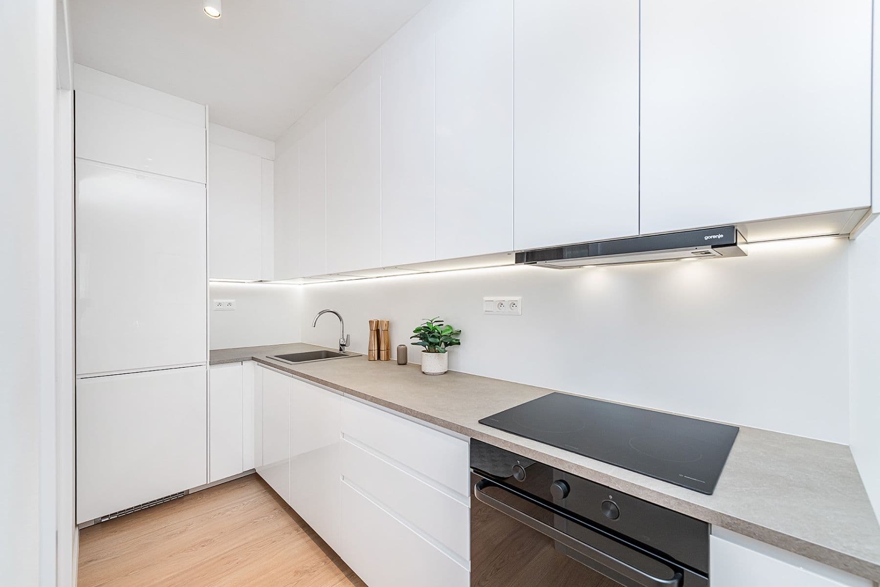 Predaj bytu 4-izbový 74 m², Pod Lipami, Praha, Praha Predaj bytu 4-izbový 74 m², Pod Lipami, Praha, Praha