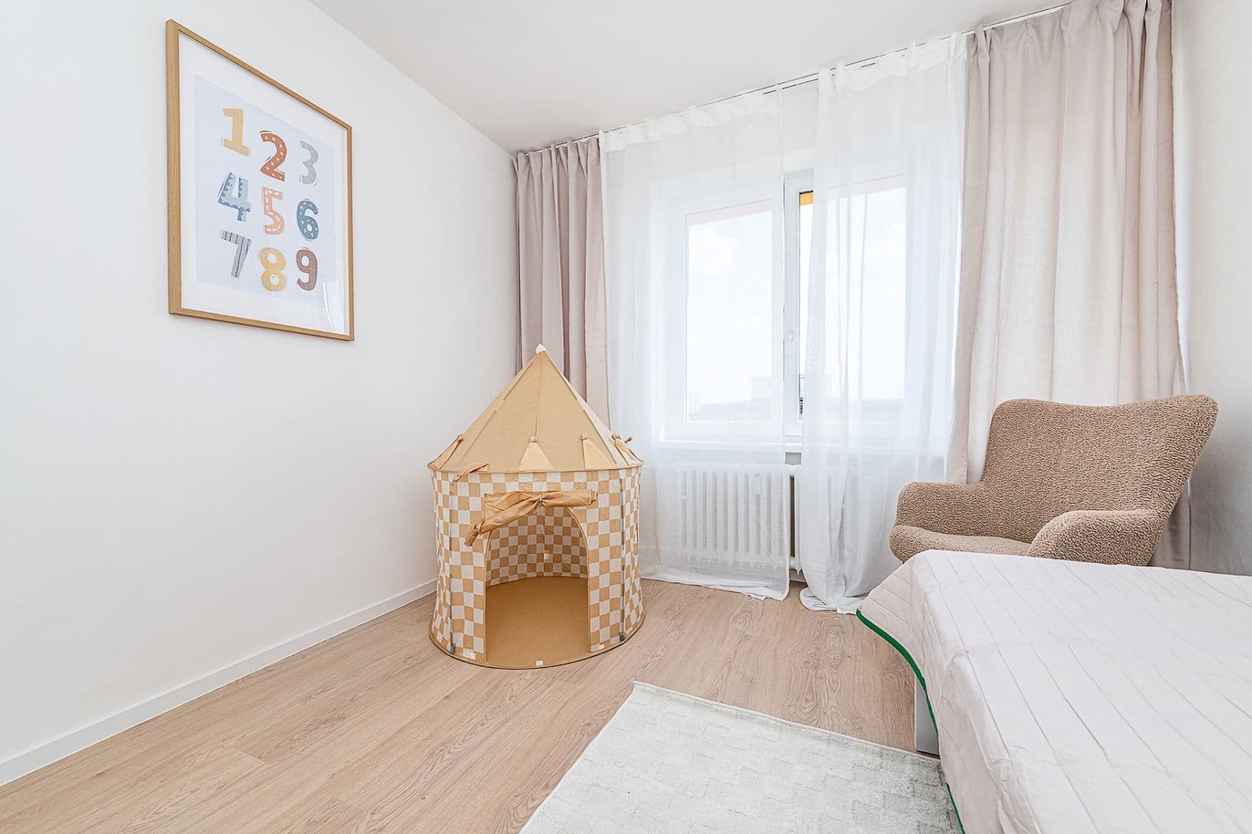 Predaj bytu 4-izbový 74 m², Pod Lipami, Praha, Praha Predaj bytu 4-izbový 74 m², Pod Lipami, Praha, Praha