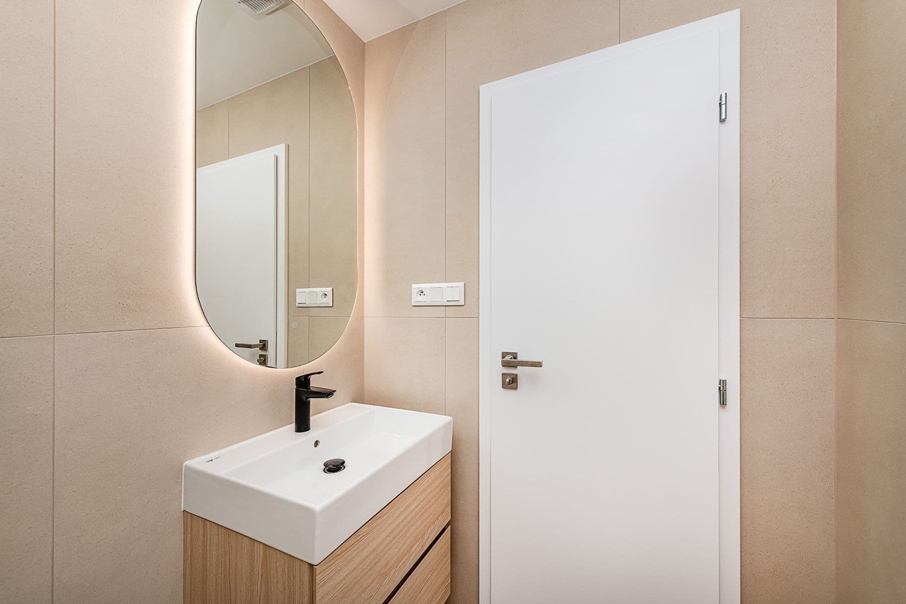 Predaj bytu 4-izbový 74 m², Pod Lipami, Praha, Praha Predaj bytu 4-izbový 74 m², Pod Lipami, Praha, Praha