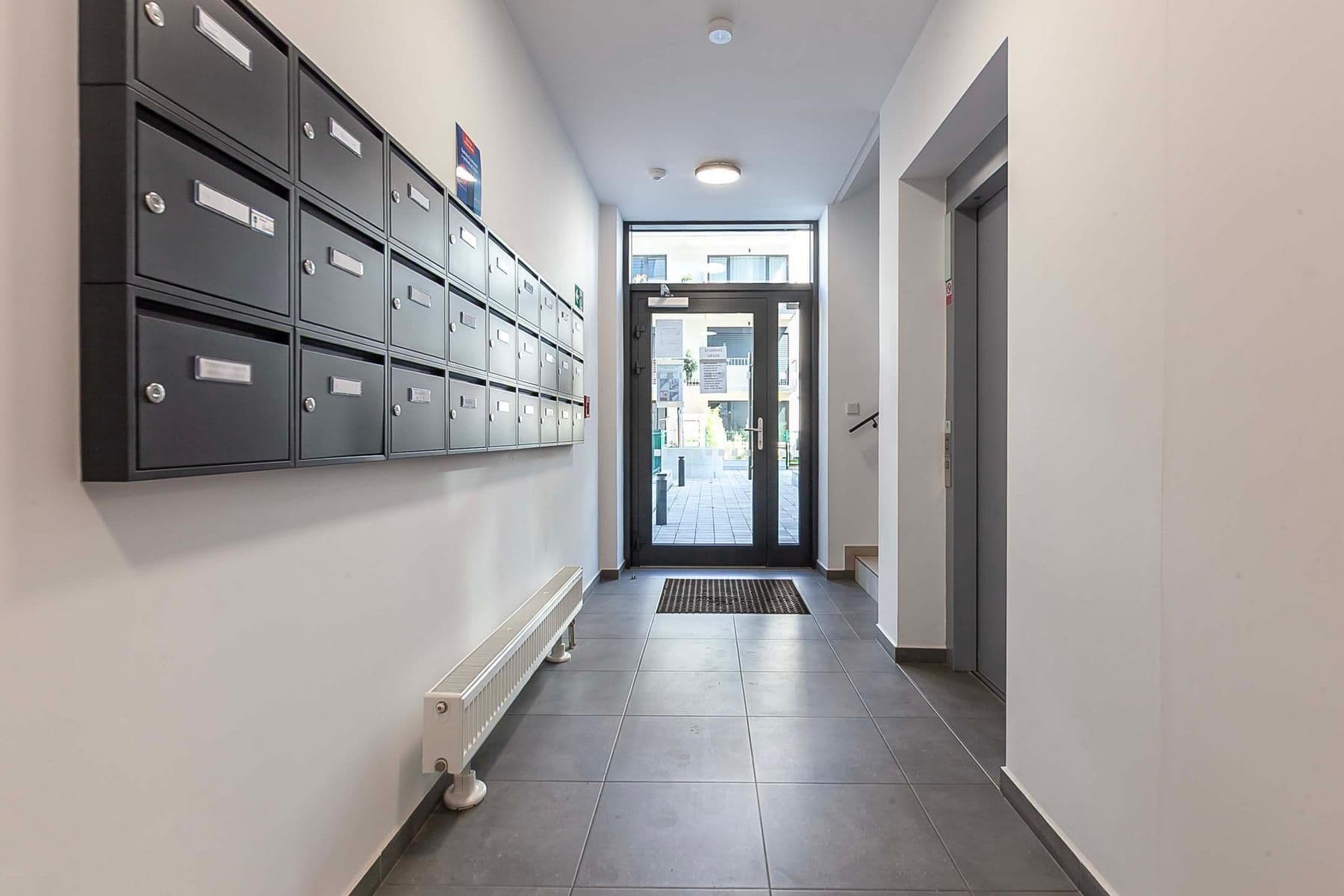 Predaj bytu 2-izbový 77 m², Plzeň, Plzeňský kraj Predaj bytu 2-izbový 77 m², Plzeň, Plzeňský kraj