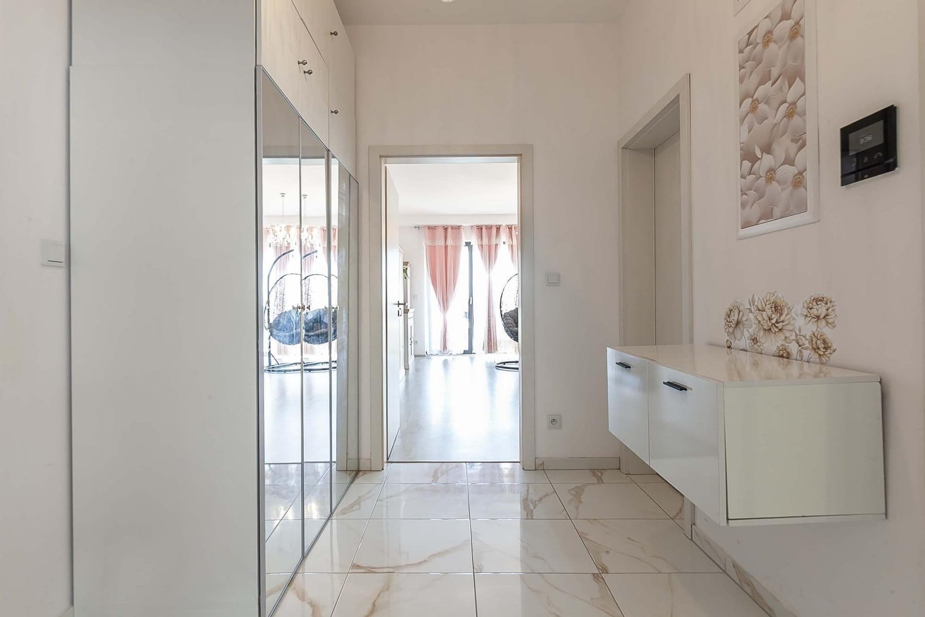 Predaj bytu 2-izbový 77 m², Plzeň, Plzeňský kraj Predaj bytu 2-izbový 77 m², Plzeň, Plzeňský kraj