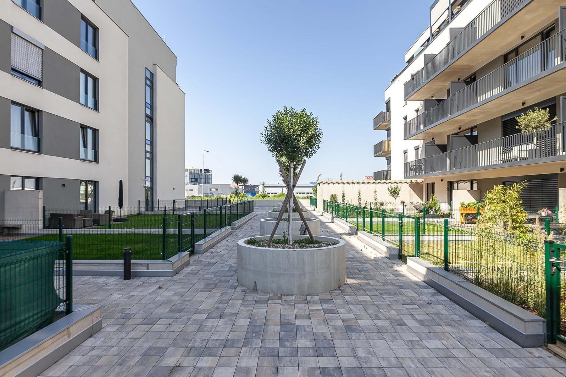 Predaj bytu 2-izbový 77 m², Plzeň, Plzeňský kraj Predaj bytu 2-izbový 77 m², Plzeň, Plzeňský kraj