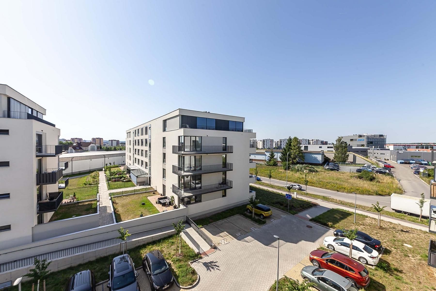 Predaj bytu 2-izbový 77 m², Plzeň, Plzeňský kraj Predaj bytu 2-izbový 77 m², Plzeň, Plzeňský kraj