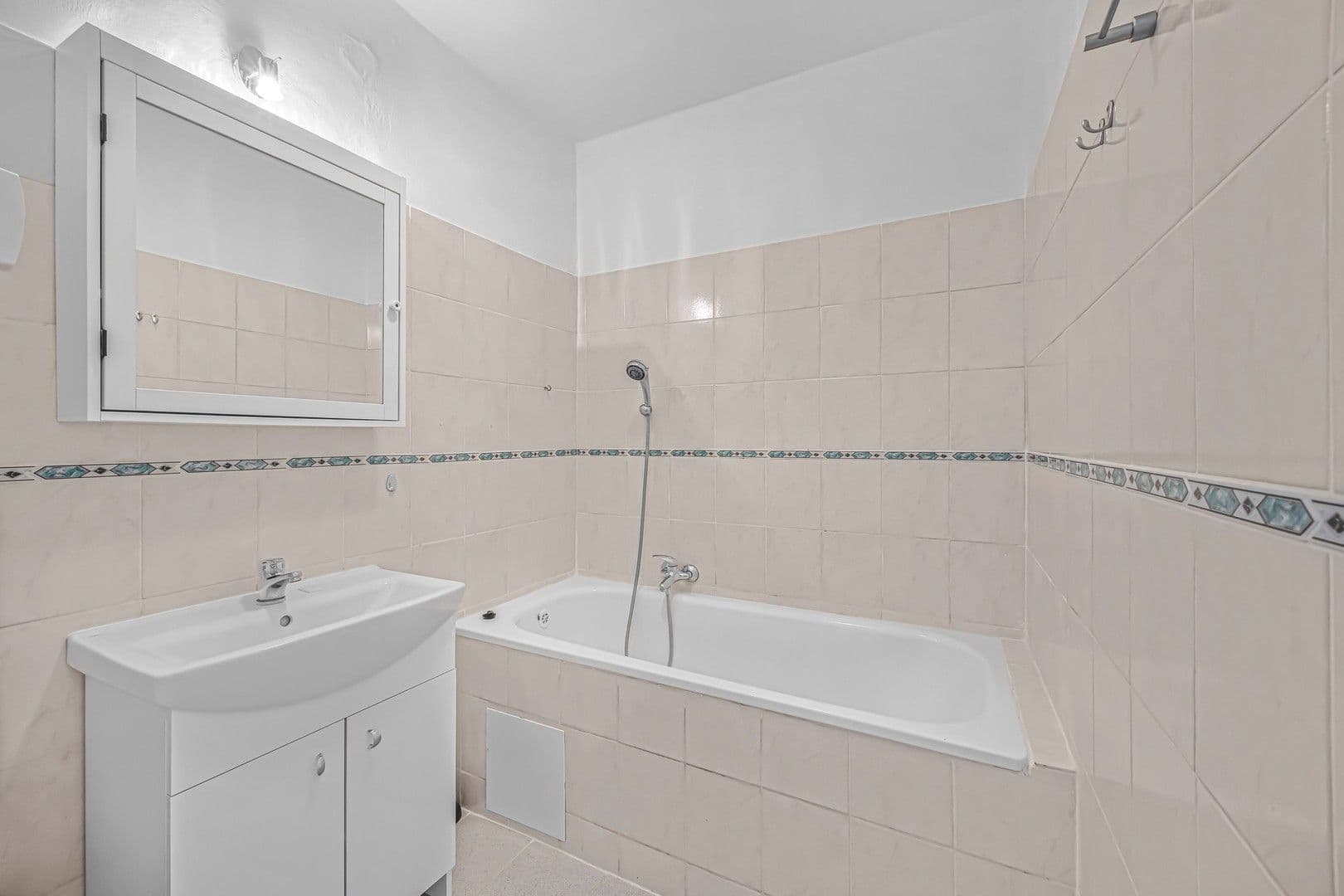 Prenájom bytu 2-izbový 45 m², Mládeže, Praha, Praha Prenájom bytu 2-izbový 45 m², Mládeže, Praha, Praha