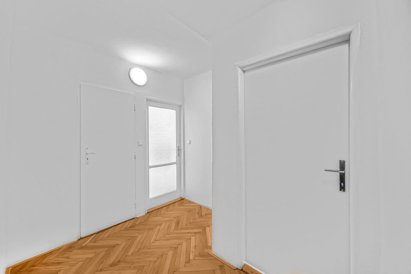 Prenájom bytu 2-izbový 45 m², Mládeže, Praha, Praha Prenájom bytu 2-izbový 45 m², Mládeže, Praha, Praha