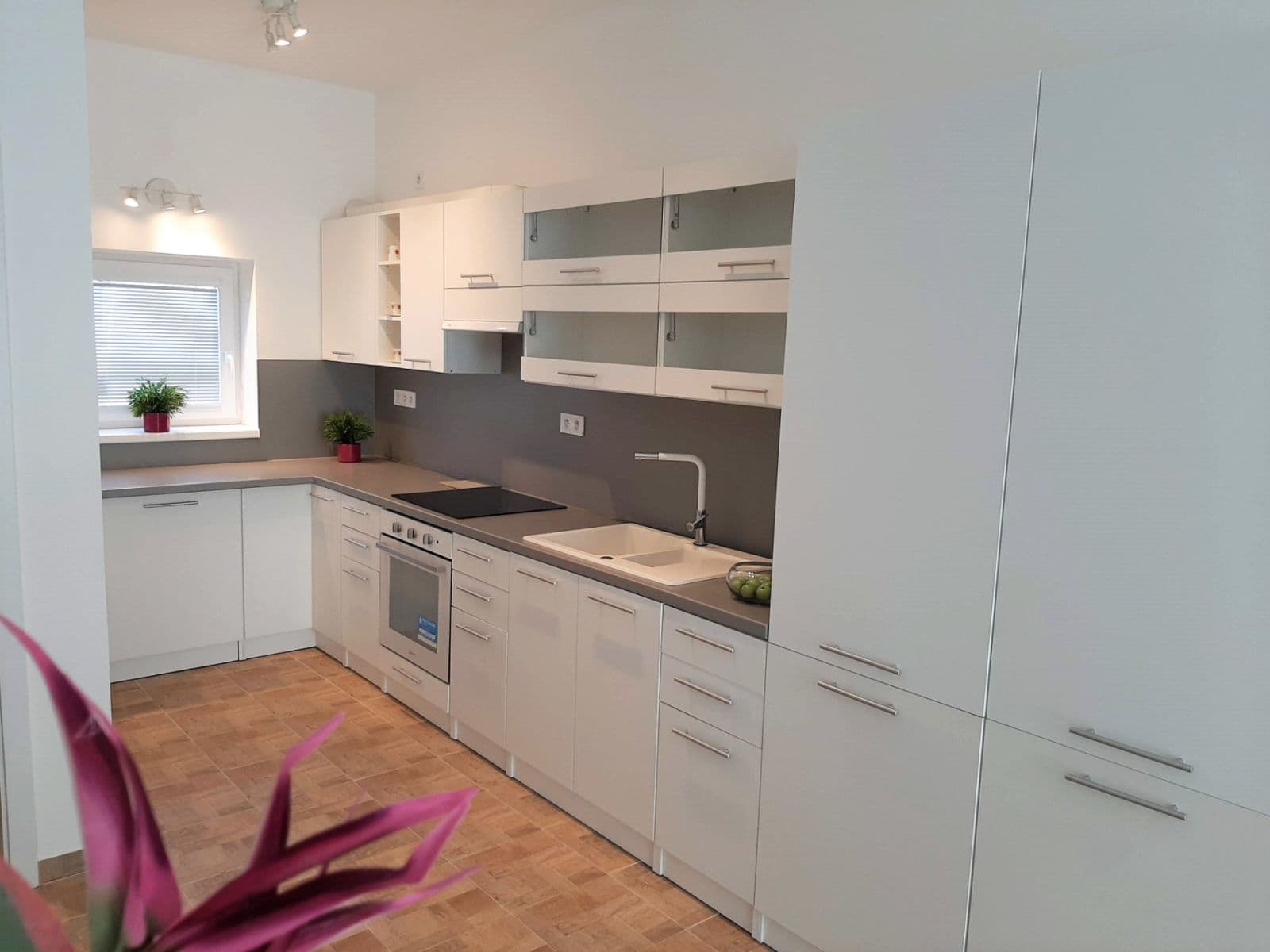 Predaj bytu 4-izbový 80 m², Smutného, Znojmo, Jihomoravský kraj Predaj bytu 4-izbový 80 m², Smutného, Znojmo, Jihomoravský kraj