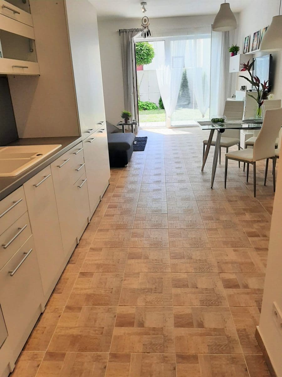 Predaj bytu 4-izbový 80 m², Smutného, Znojmo, Jihomoravský kraj Predaj bytu 4-izbový 80 m², Smutného, Znojmo, Jihomoravský kraj