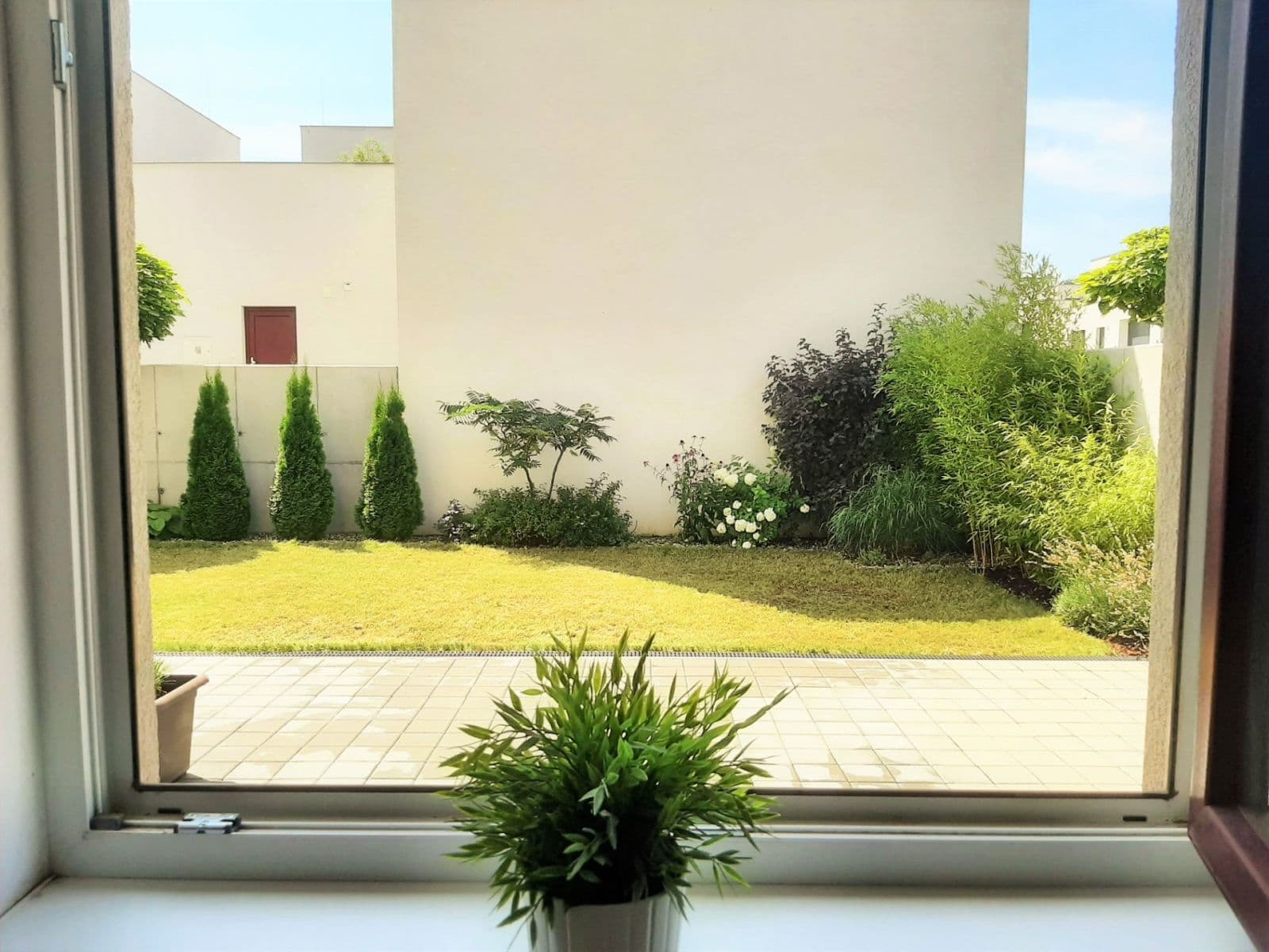 Predaj bytu 4-izbový 80 m², Smutného, Znojmo, Jihomoravský kraj Predaj bytu 4-izbový 80 m², Smutného, Znojmo, Jihomoravský kraj