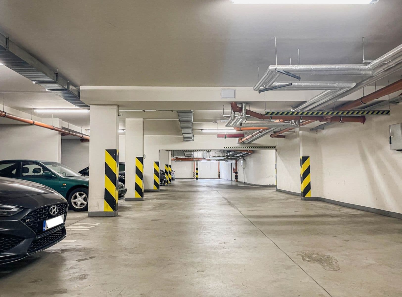 Prenájom garáže 13 m², Högerova, Praha, Praha Prenájom garáže 13 m², Högerova, Praha, Praha