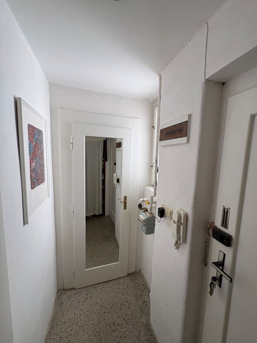 Prenájom bytu 2-izbový 38 m², U Kněžské louky, Praha, Praha Prenájom bytu 2-izbový 38 m², U Kněžské louky, Praha, Praha