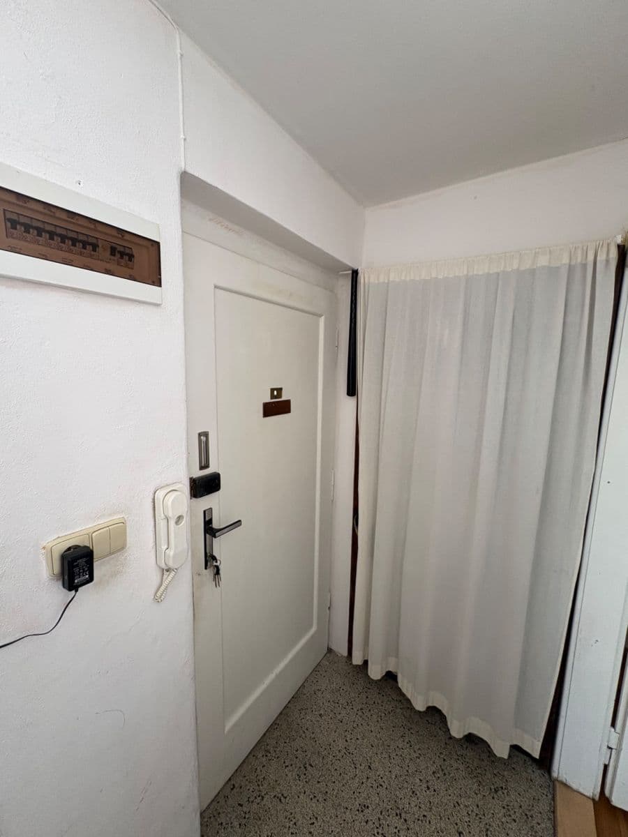 Prenájom bytu 2-izbový 38 m², U Kněžské louky, Praha, Praha Prenájom bytu 2-izbový 38 m², U Kněžské louky, Praha, Praha