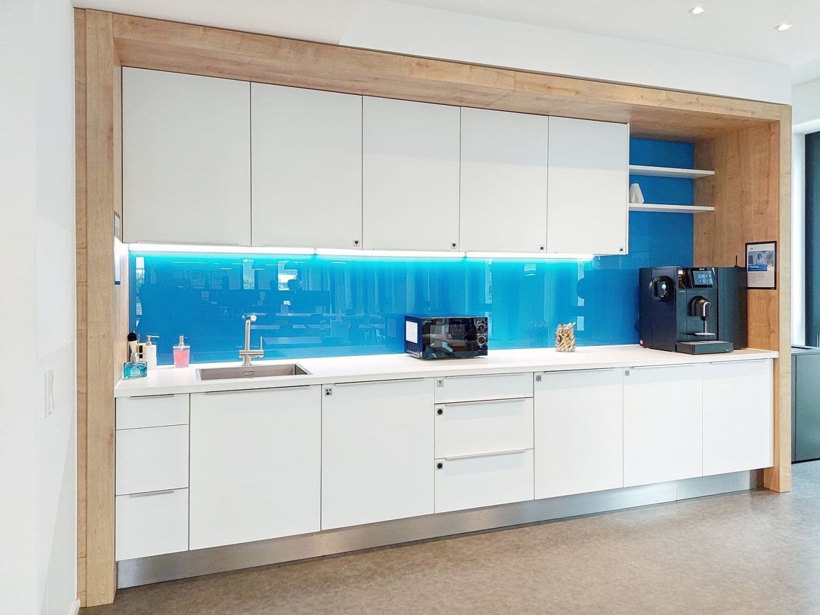 Prenájom kancelárie 5.375 m², Butzweilerhofallee 3, Köln, Severné Porýnie - Westfálsko Prenájom kancelárie 5.375 m², Butzweilerhofallee 3, Köln, Severné Porýnie - Westfálsko
