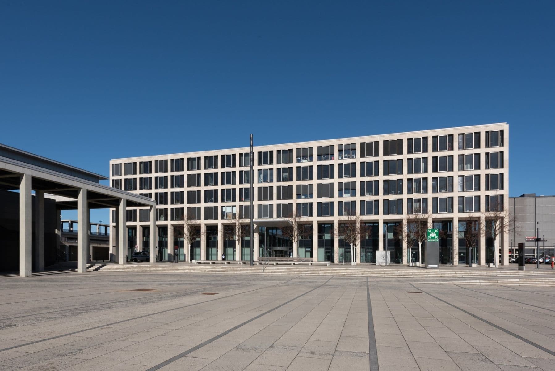 Prenájom kancelárie 1.020 m², Willy-Brandt-Platz 2, Schönefeld, Brandenbursko Prenájom kancelárie 1.020 m², Willy-Brandt-Platz 2, Schönefeld, Brandenbursko