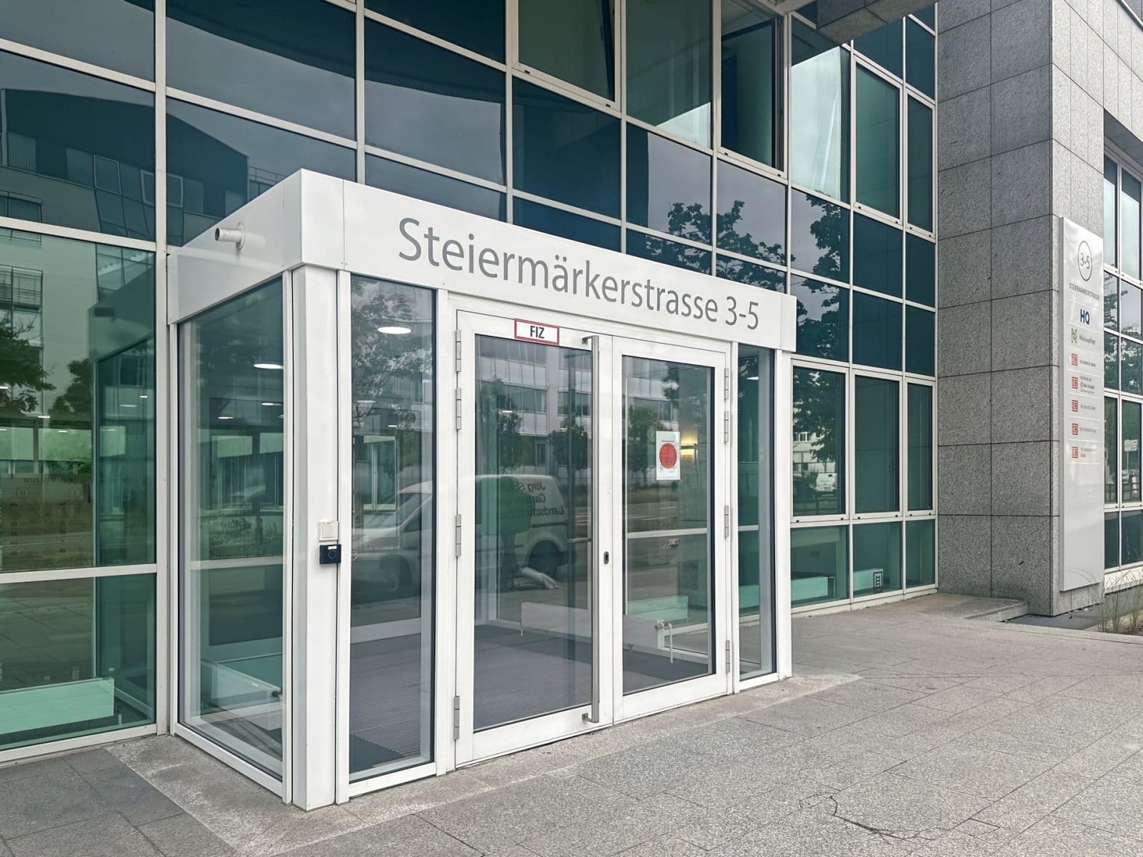 Prenájom kancelárie 1.048 m², Steiermaerker Straße 3-5, Stuttgart, Bádensko-Wurttembersko Prenájom kancelárie 1.048 m², Steiermaerker Straße 3-5, Stuttgart, Bádensko-Wurttembersko