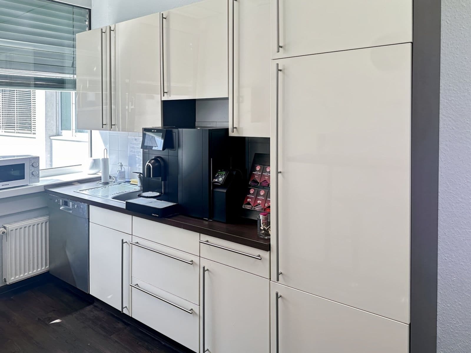 Prenájom kancelárie 1.048 m², Steiermaerker Straße 3-5, Stuttgart, Bádensko-Wurttembersko Prenájom kancelárie 1.048 m², Steiermaerker Straße 3-5, Stuttgart, Bádensko-Wurttembersko