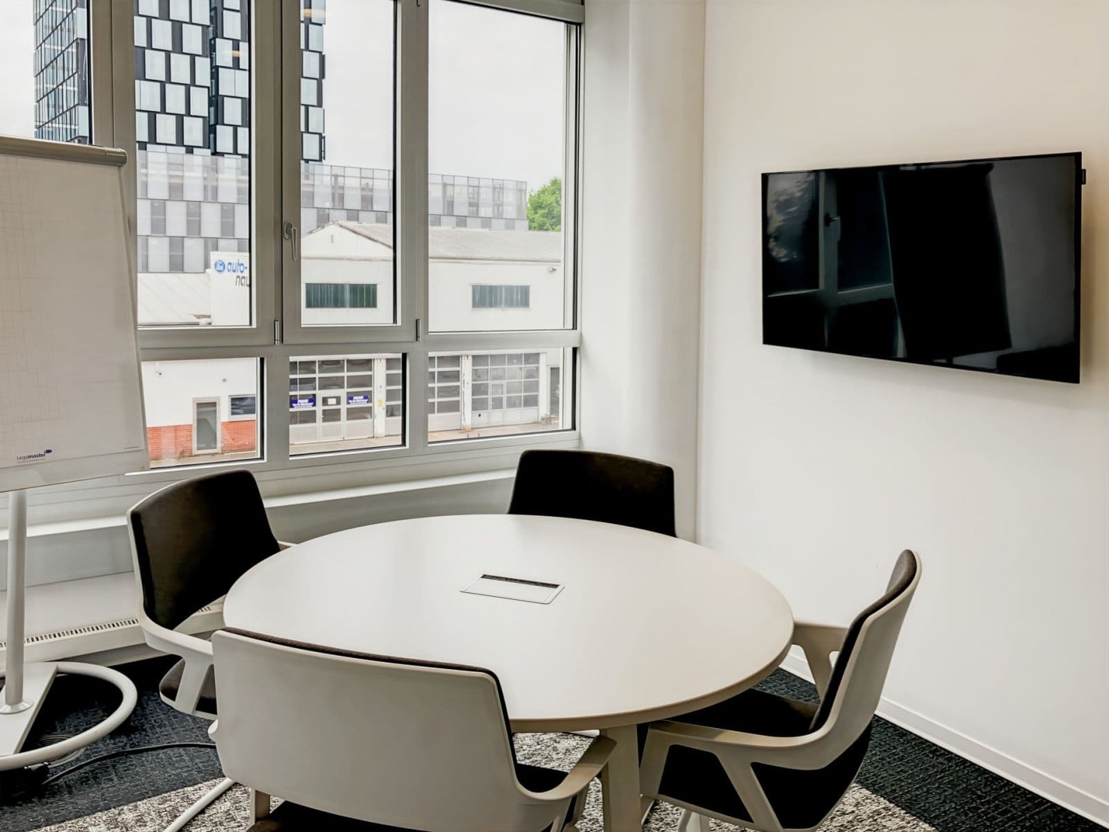 Prenájom kancelárie 570 m², Mergenthaler Allee 15-21, Eschborn, Hesensko Prenájom kancelárie 570 m², Mergenthaler Allee 15-21, Eschborn, Hesensko