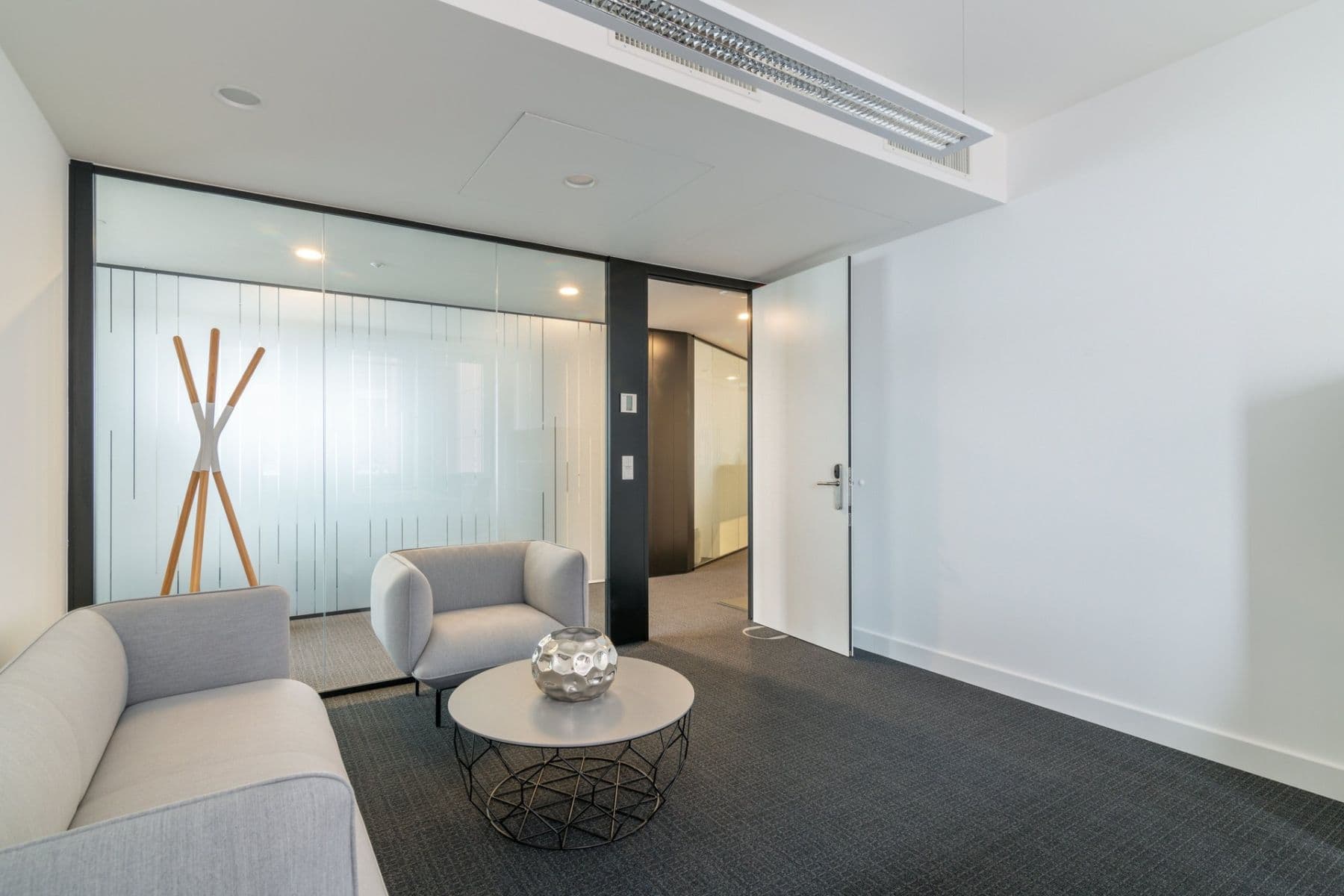 Prenájom kancelárie 1.589 m², Darmstädter Landstraße 116, Frankfurt, Hesensko Prenájom kancelárie 1.589 m², Darmstädter Landstraße 116, Frankfurt, Hesensko