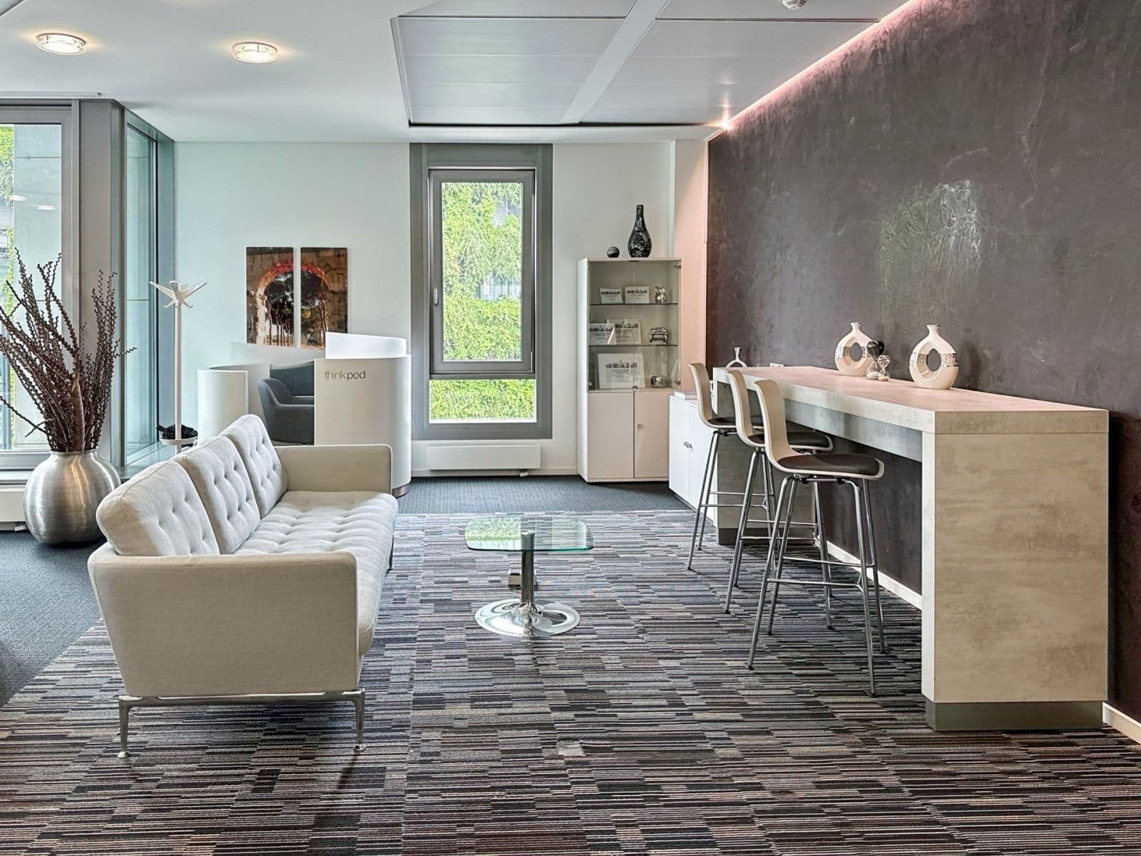 Prenájom kancelárie 1.312 m², Rotebuehlplatz 23, Stuttgart, Bádensko-Wurttembersko Prenájom kancelárie 1.312 m², Rotebuehlplatz 23, Stuttgart, Bádensko-Wurttembersko