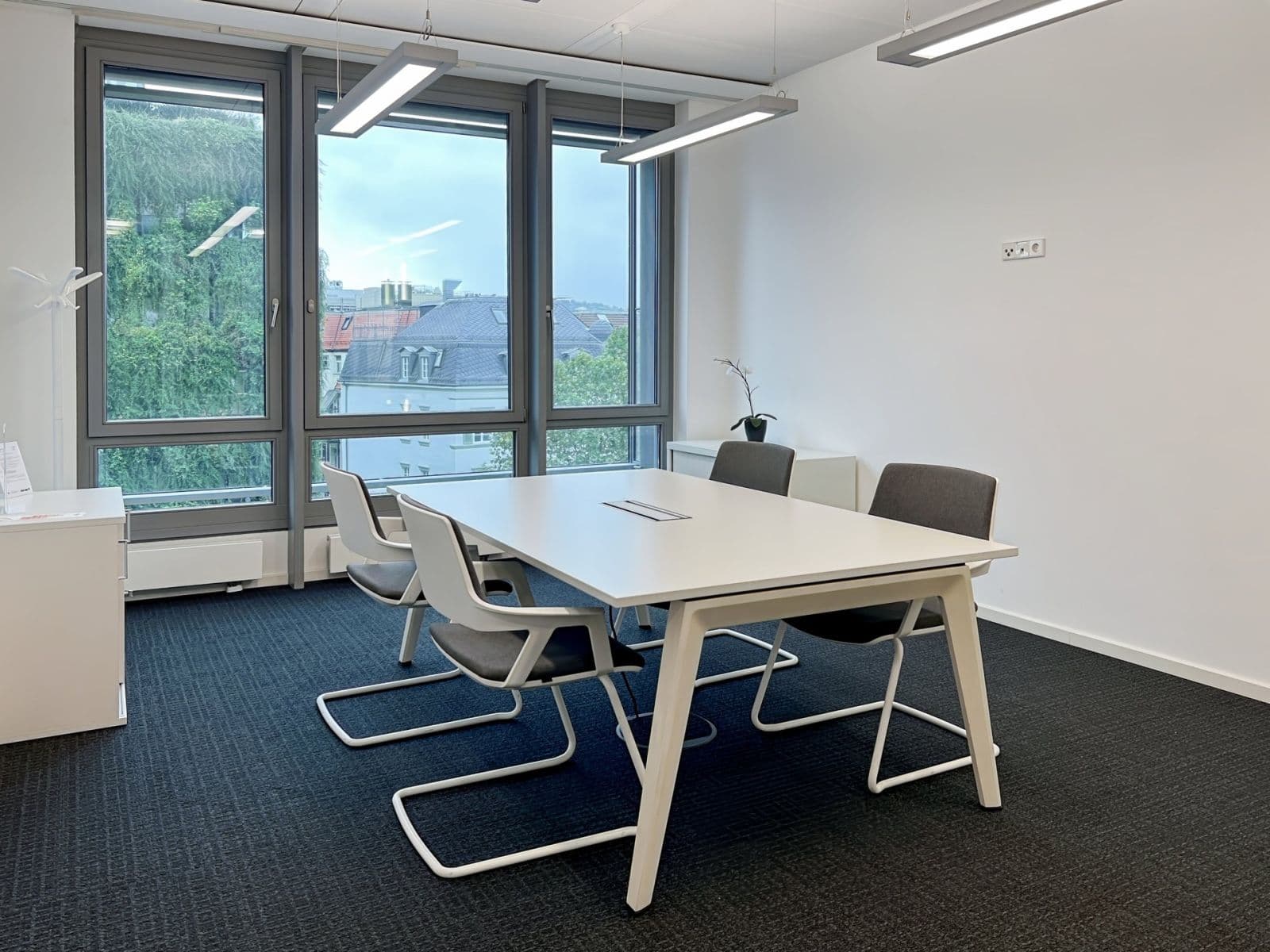 Prenájom kancelárie 1.312 m², Rotebuehlplatz 23, Stuttgart, Bádensko-Wurttembersko Prenájom kancelárie 1.312 m², Rotebuehlplatz 23, Stuttgart, Bádensko-Wurttembersko