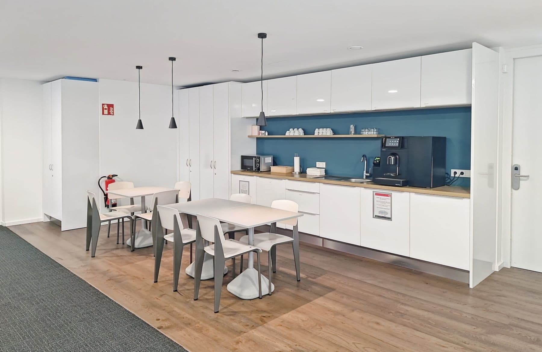 Prenájom kancelárie 1.601 m², Veritaskai 8, Hamburg, Hamburg Prenájom kancelárie 1.601 m², Veritaskai 8, Hamburg, Hamburg