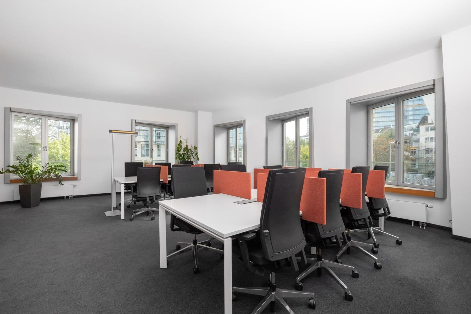Prenájom kancelárie 1.098 m², Neuer Zollhof 3, Düsseldorf, Severné Porýnie - Westfálsko Prenájom kancelárie 1.098 m², Neuer Zollhof 3, Düsseldorf, Severné Porýnie - Westfálsko