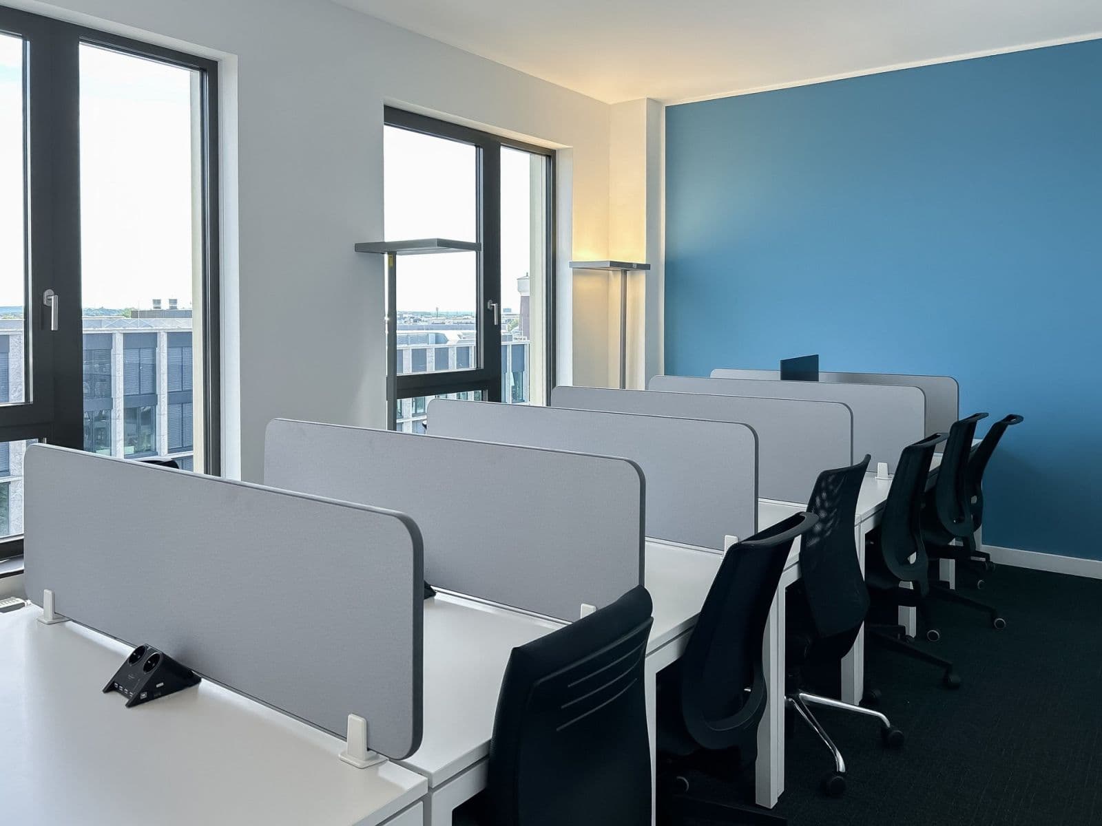 Prenájom kancelárie 915 m², Erna-Scheffler-Straße 1a, Köln, Severné Porýnie - Westfálsko Prenájom kancelárie 915 m², Erna-Scheffler-Straße 1a, Köln, Severné Porýnie - Westfálsko