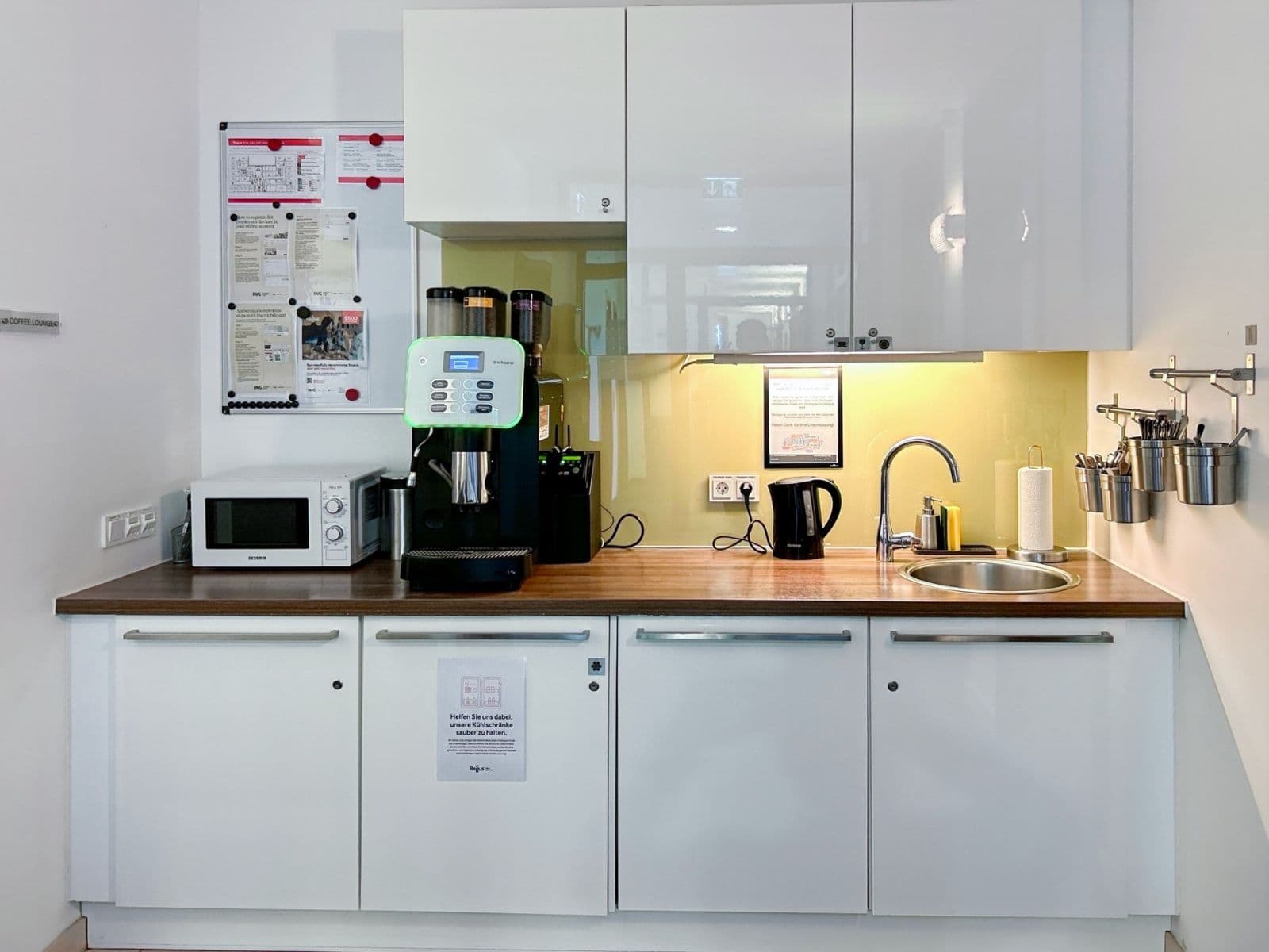Prenájom kancelárie 915 m², Erna-Scheffler-Straße 1a, Köln, Severné Porýnie - Westfálsko Prenájom kancelárie 915 m², Erna-Scheffler-Straße 1a, Köln, Severné Porýnie - Westfálsko