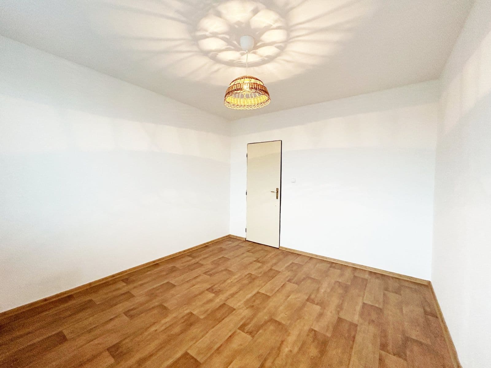 Prenájom bytu 4-izbový 89 m², Doležalova, Praha, Praha Prenájom bytu 4-izbový 89 m², Doležalova, Praha, Praha