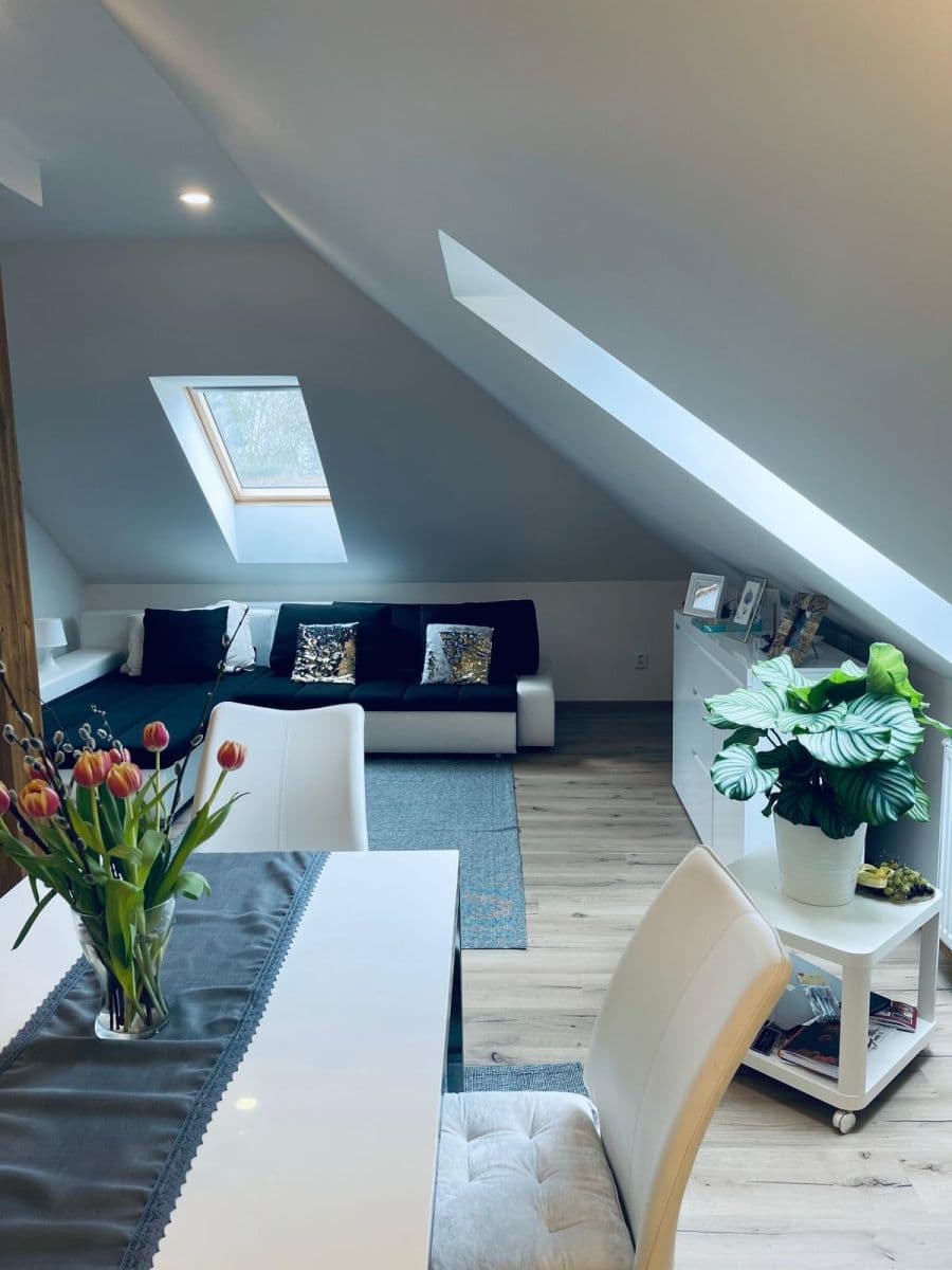 Prenájom bytu 2-izbový 60 m², Ouvalova, Slaný, Středočeský kraj Prenájom bytu 2-izbový 60 m², Ouvalova, Slaný, Středočeský kraj