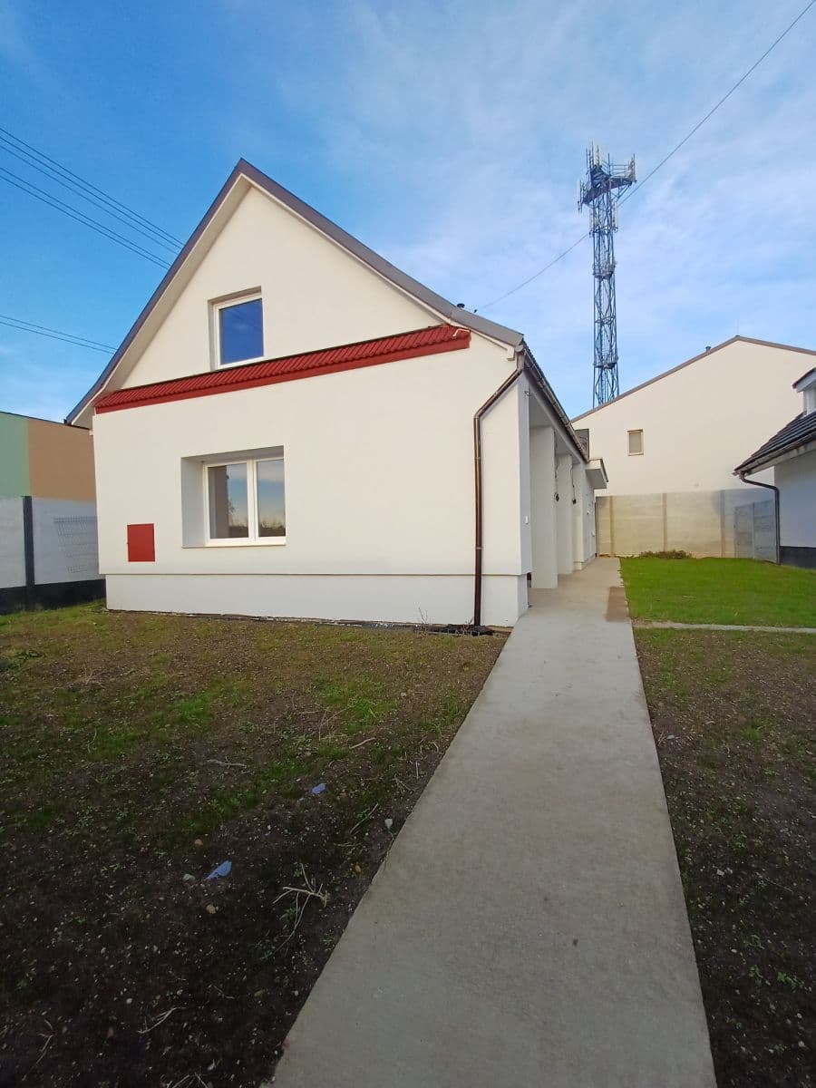 Predaj domu 108 m², pozemek 362 m², Šoporňa, Trnavský kraj Predaj domu 108 m², pozemek 362 m², Šoporňa, Trnavský kraj
